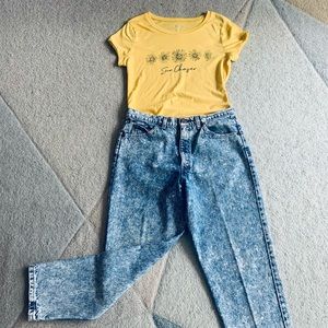 Wound Up Yellow Daisy Sun Chaser Tee Shirt